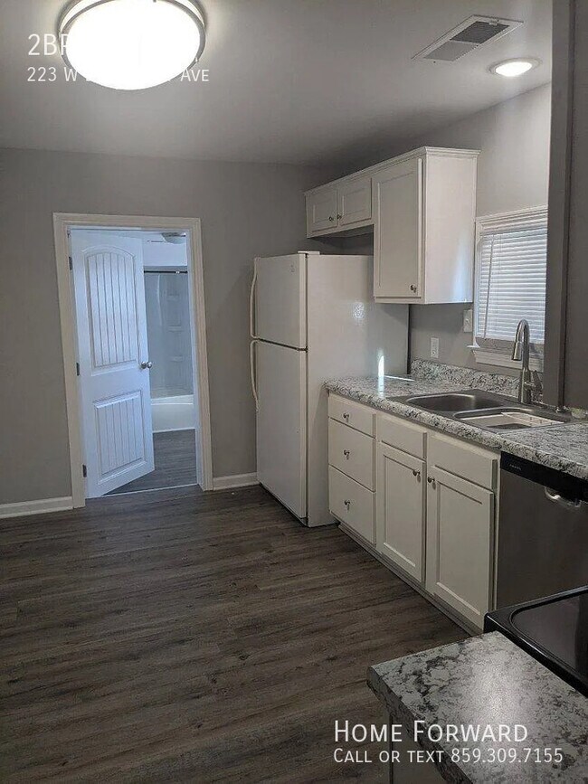 Foto del edificio - 223 W Broadway Ave