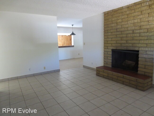 Building Photo - 3 br, 2 bath House - 12828 N. 21st Dr. 213...