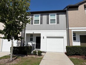 Building Photo - 653 Madison Dr