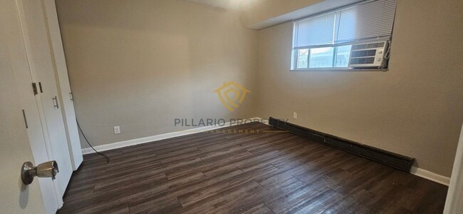 Building Photo - Renovated 1 Bedroom at Campbell Apartments Near Downtown Available Now!