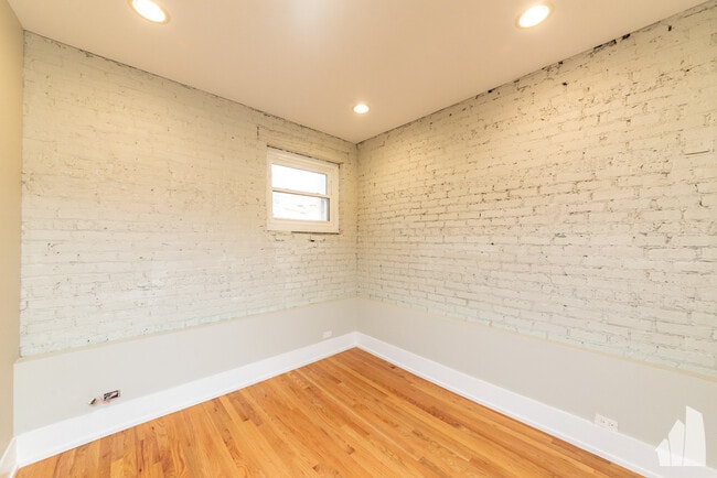 Foto del edificio - 1122 W Addison St