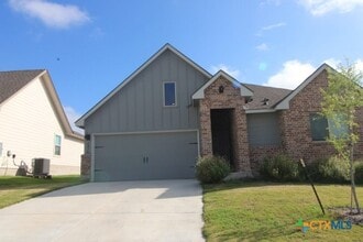 Building Photo - 2478 Bee Crk Dr