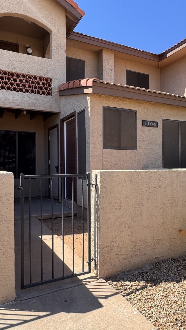 Photo - 8625 E Belleview Pl Townhome