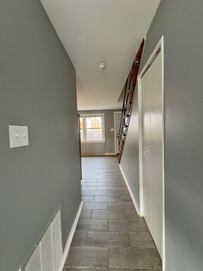 Building Photo - Charming 3Bed/1Bath in Rosedale