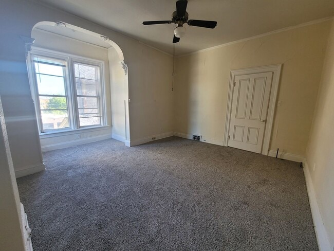 Interior Photo - 706-08 Juneau