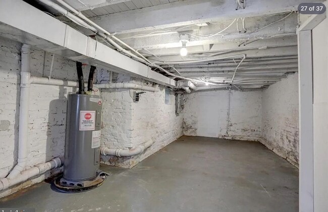Building Photo - 1520 Holbrook St