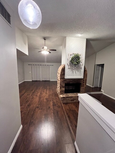 Foto del edificio - Beautiful Like New Home For Rent in Brandon!