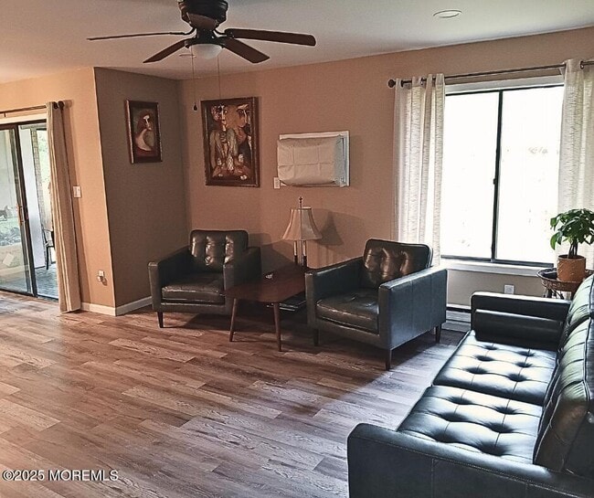 Building Photo - 54 Amberly Dr