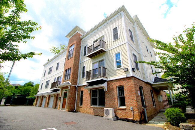 Foto del edificio - 19 Hall Ave