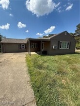 Building Photo - 810 Orchard Hill Rd