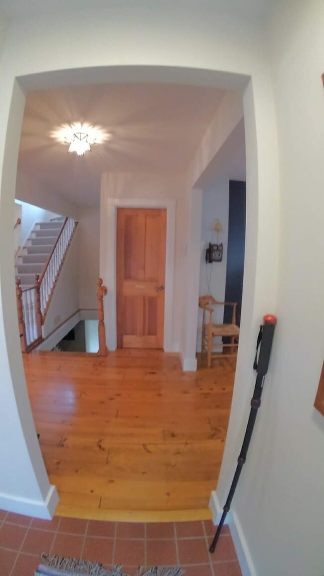 entry - 2425 Waukazoo Trail