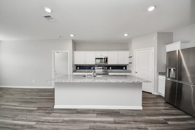 Building Photo - 6306 Highland Trl Dr