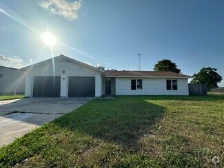 Building Photo - 241 Buck Square St