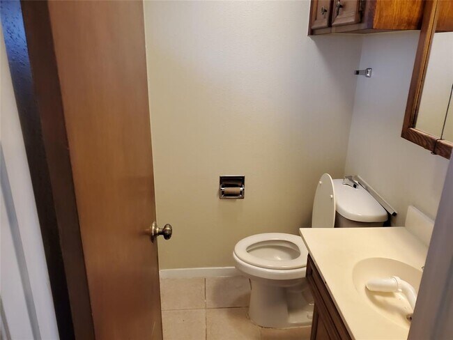 Foto del edificio - 7323 Log Hollow Dr