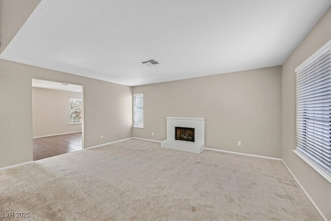 Building Photo - 370 Manzanita St