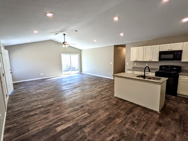 Building Photo - 3009 W Elm St