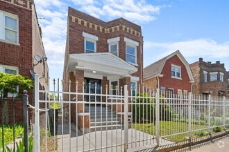 Building Photo - 1031 N Drake Ave