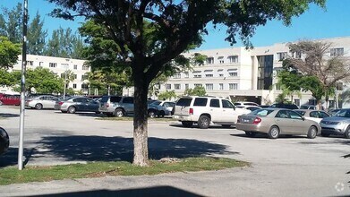 Building Photo - 14850 Naranja Lakes Blvd
