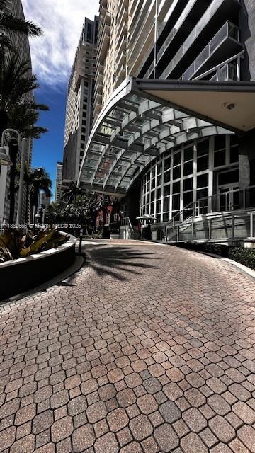 Building Photo - 1155 Brickell Bay Dr