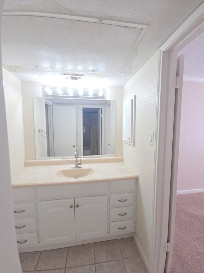 Building Photo - 2350 Bering Dr