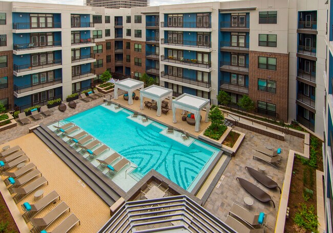 Foto del edificio - Stylish and Sleek Two-Bedroom Apartment: E...