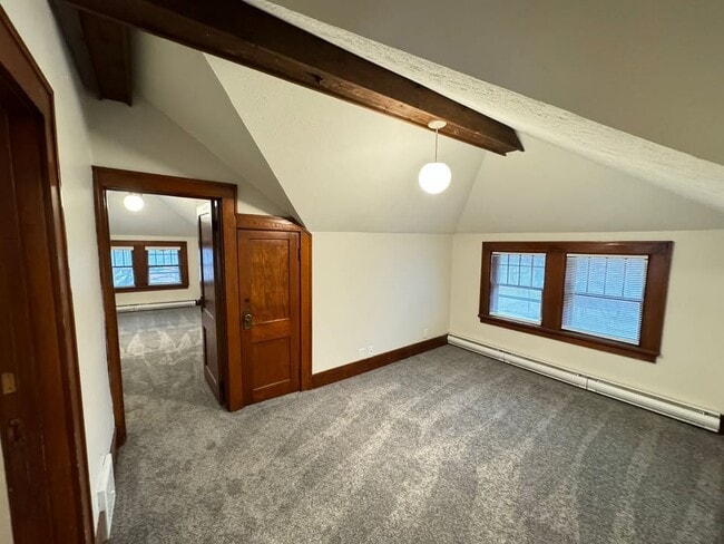 Building Photo - 1004 B St