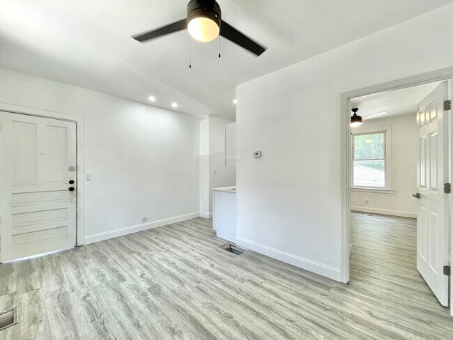 Foto del edificio - 2947 W Cortland St