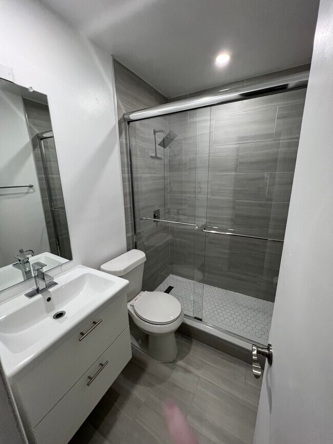 Foto del edificio - 8506 Temple Park Dr