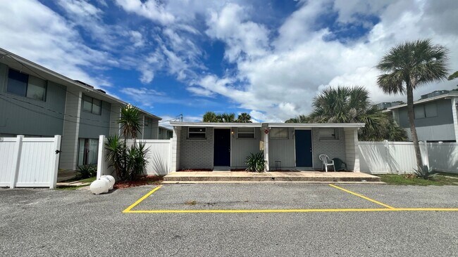 Building Photo - "Month of Rent FREE" Charming Studio Apart...