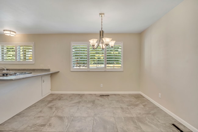 Foto del edificio - 3998 S Oliver Dr