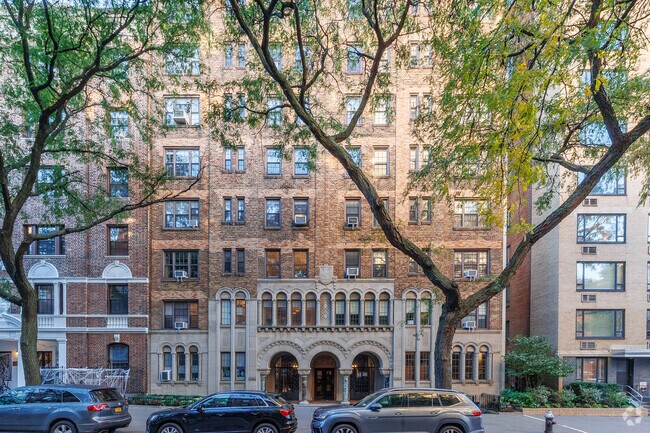 68 Remsen St - The Remsen - 70 Remsen St