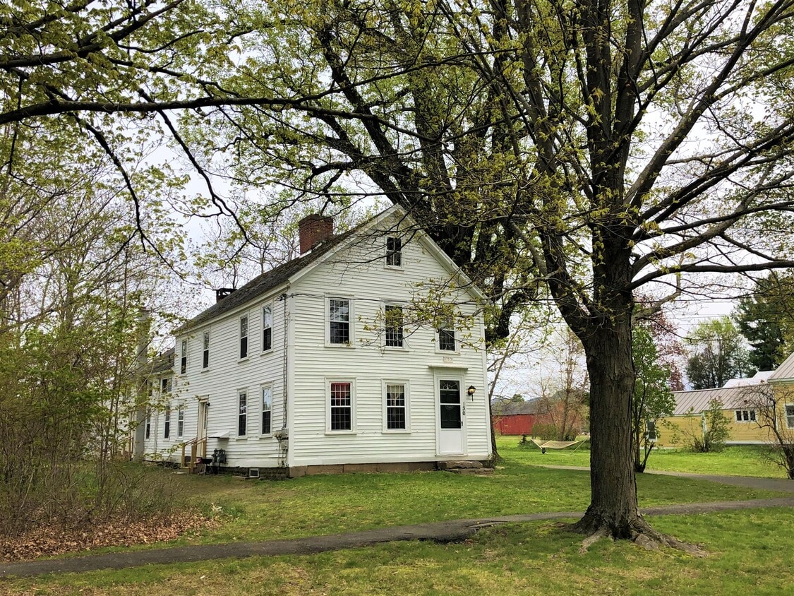 Primary Photo - 190 Russell St