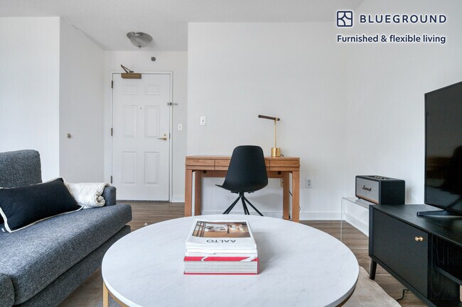 Foto del edificio - 400 8th St NW
