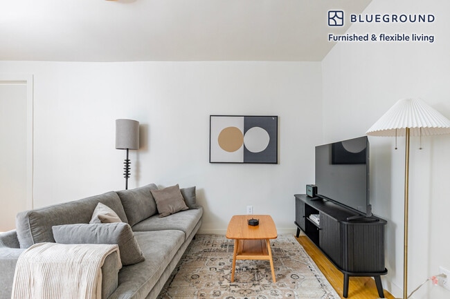 Building Photo - 308 E 78th St