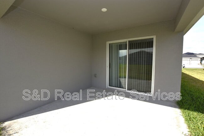 Building Photo - 749 Daphne Dr