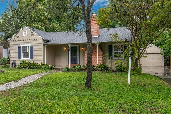 Building Photo - CHARMING ALAMO HEIGHTS COTTAGE