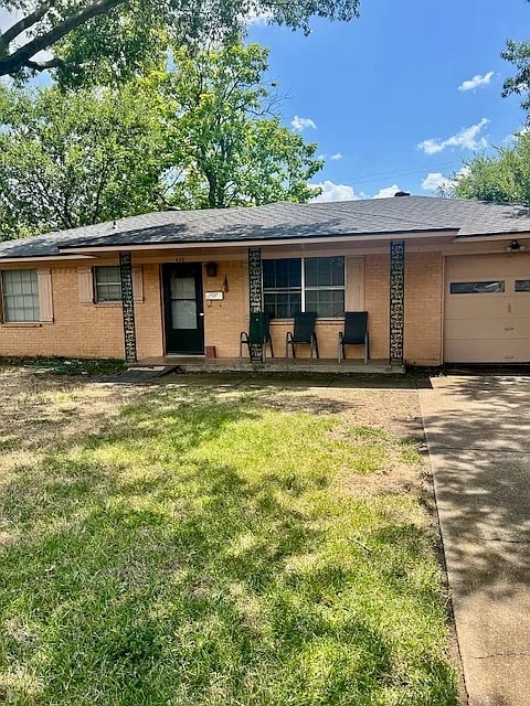 Building Photo - Room in House on E Mona Ave