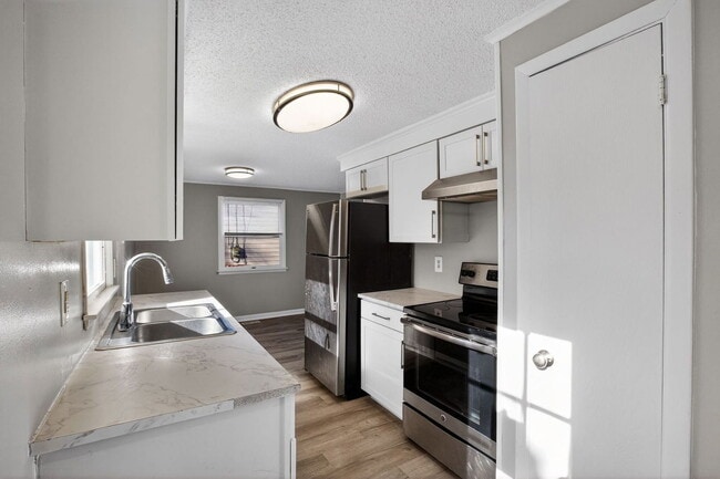 Building Photo - 47499 Southampton Dr