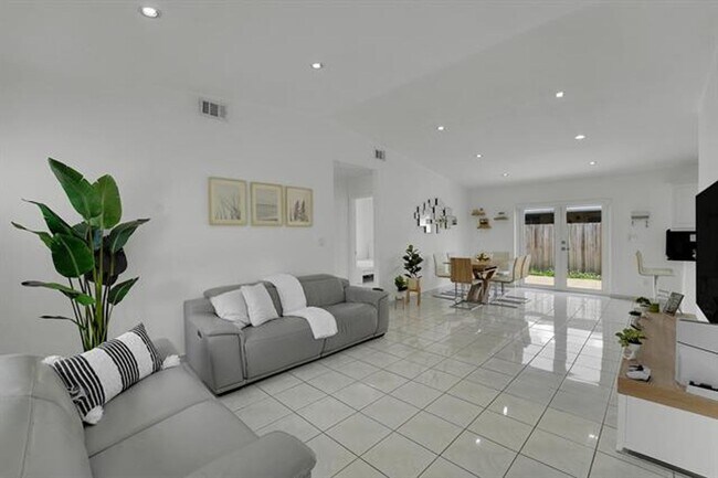 Foto del edificio - 17255 NW 72nd Ct