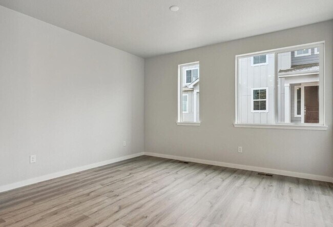 Foto del edificio - Alder Creek Duplex - 3bd 2.5ba 2,705sq.ft. Built in 2025