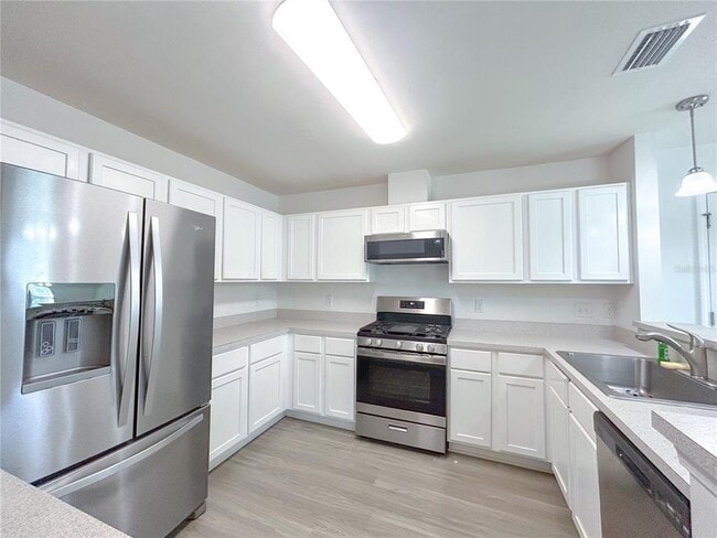 Foto del edificio - 2738 SE 21st Rd