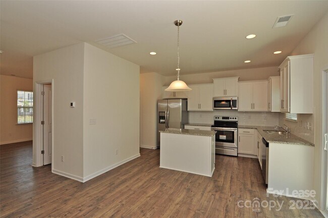 Foto del edificio - 180 King William Dr
