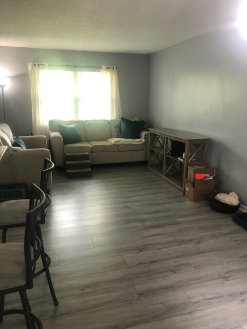 Foto del edificio - 1717 Penwood Dr