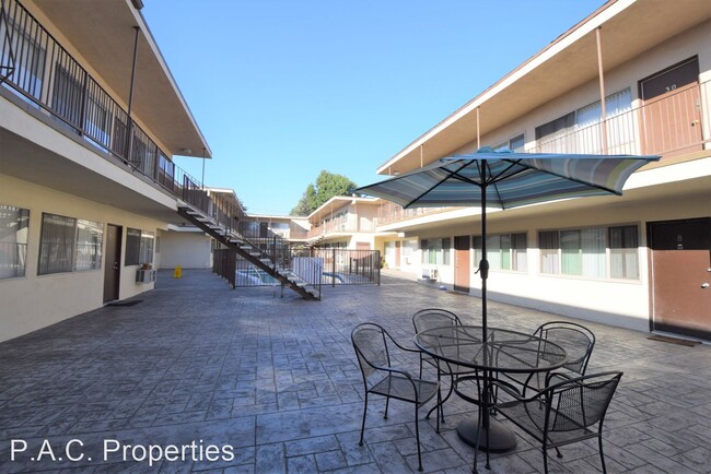 Building Photo - 1 br, 1 bath Apartment - 11840 Kittridge S...