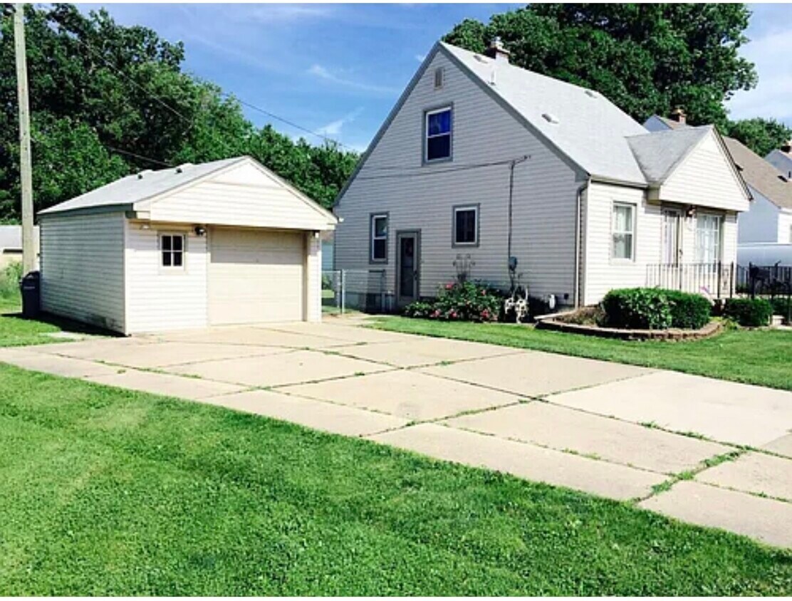 Foto principal - 2221 Parker St