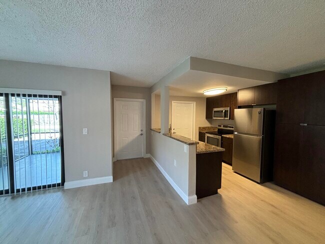 Foto del edificio - 520 NE 45th St