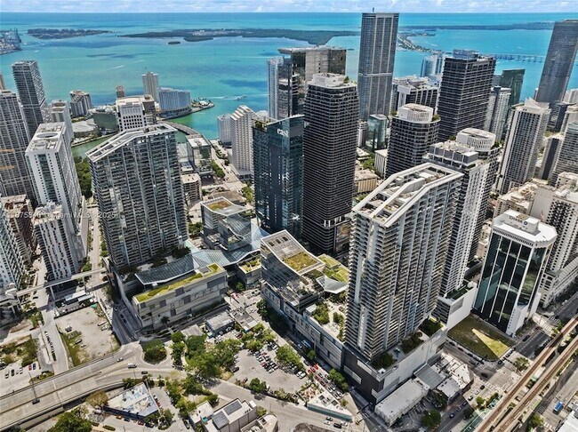 Foto del edificio - 88 SW 7th St