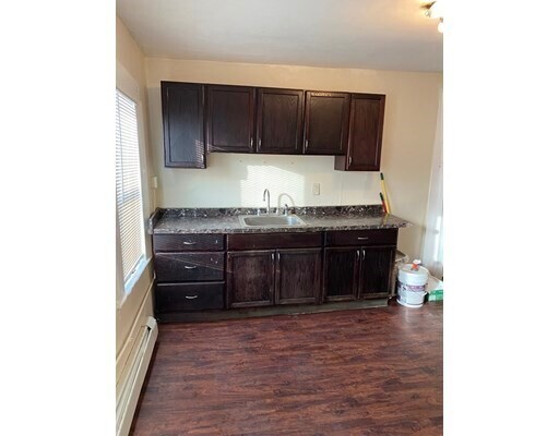 Building Photo - 559 Broadway St