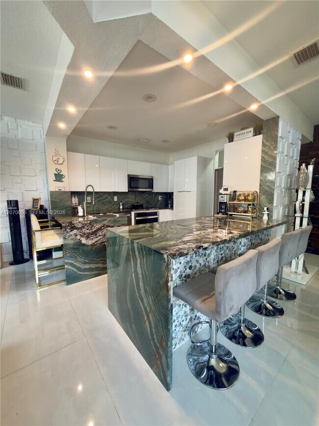 Foto del edificio - 5691 NW 125th Ave