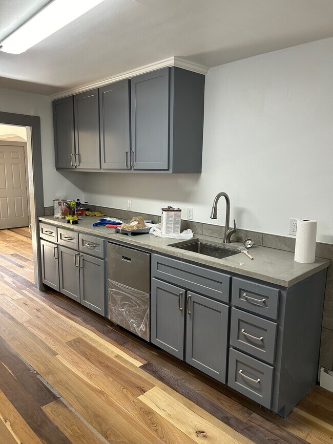 Kitchen - 825 S Jefferson St